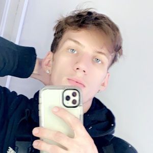 Meet your Posher, Kameron